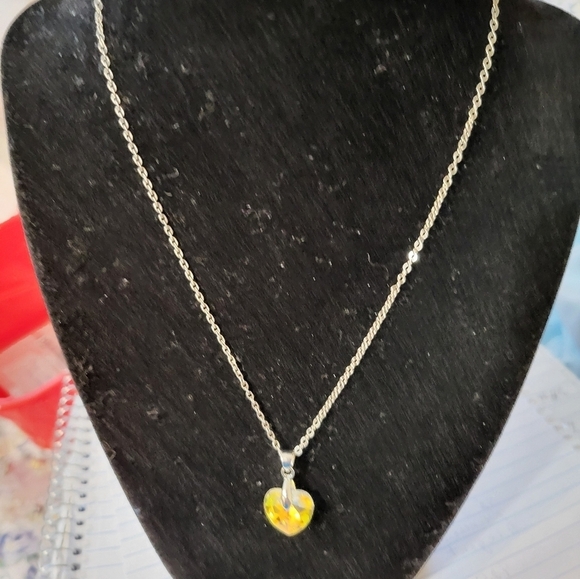 Women's white yellow Zircon Heart Pendant Necklace - Picture 2 of 8